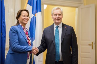 Abrutissez Vous Vaccination Obligatoire Segolene Royal Yannick Jadot 18h Politique 10 Novembre 2020