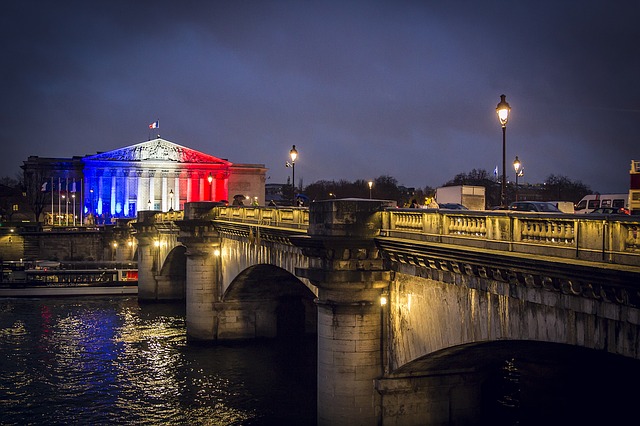 France Debat Reduction Nombre Parlementaires