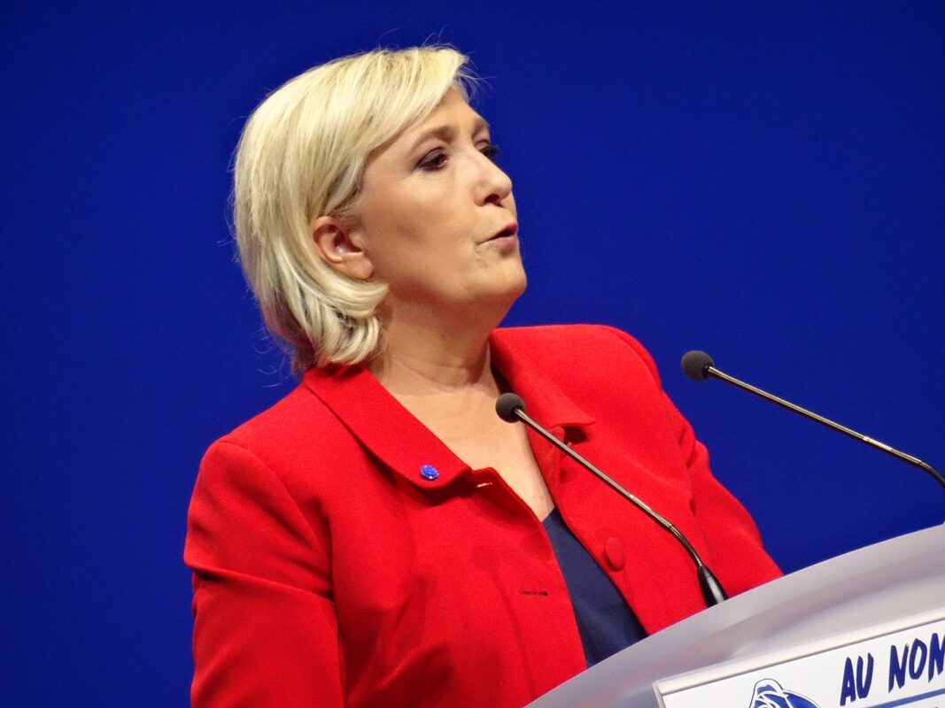 Marine Lepen Ennemie Republique Dnonciation Ministre Travail 18h Politique 16 Fevrier 2021