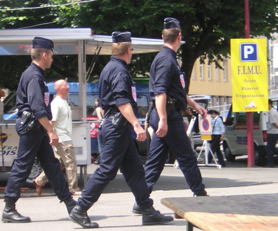 Police Uniforme Moyens Nouveaux