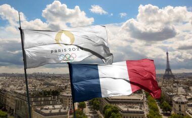jeux-olympiques-police-contestaires-benevoles