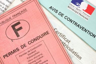 permis-de-conduire-fin-papier-rose