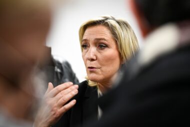 Marine Le Pen, proposition, TVA, surplus TV, restitution Français, vente à perte carburant