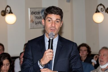 Aurélien Pradié, projet loi immigration, 2023, motion de censure, France, LR