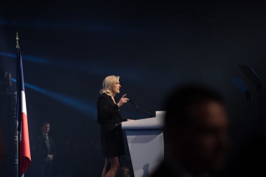 Rassemblent national, Marine Le Pen, critique, motion de censure, vote, arguments, justification, gouvernementale